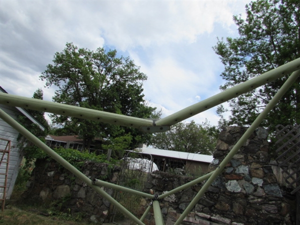 Large Umbrella Clothesline