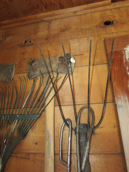 Outdoor Tools. Schovels, Axes, Rakes, Pitchfork, etc.