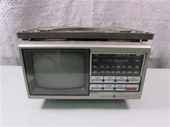 Vintage General Electric Portable TV/Radio