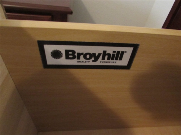 Broyhill Quality Furniture Dresser W/Mirror