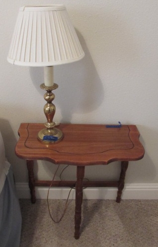 Small Vintage Wood 3 Leg Side Table & Brass Lamp