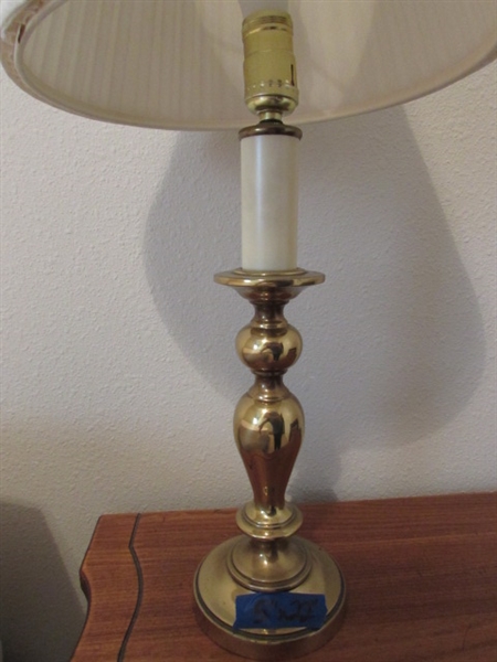 Small Vintage Wood 3 Leg Side Table & Brass Lamp