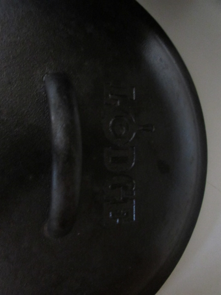 Lodge Cast Iron Dutch Oven 10 1/4- 8