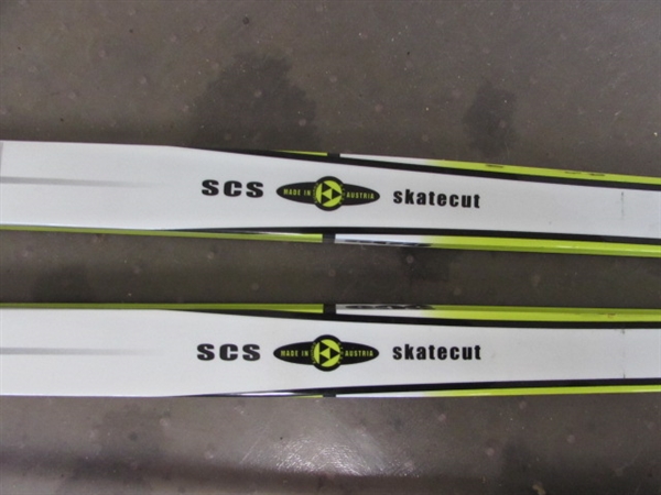 Fischer SCS Skatecut Skis with Poles, Boots and Goggles