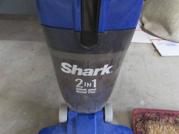 Shark 2 in 1 Stick and Hand Vac