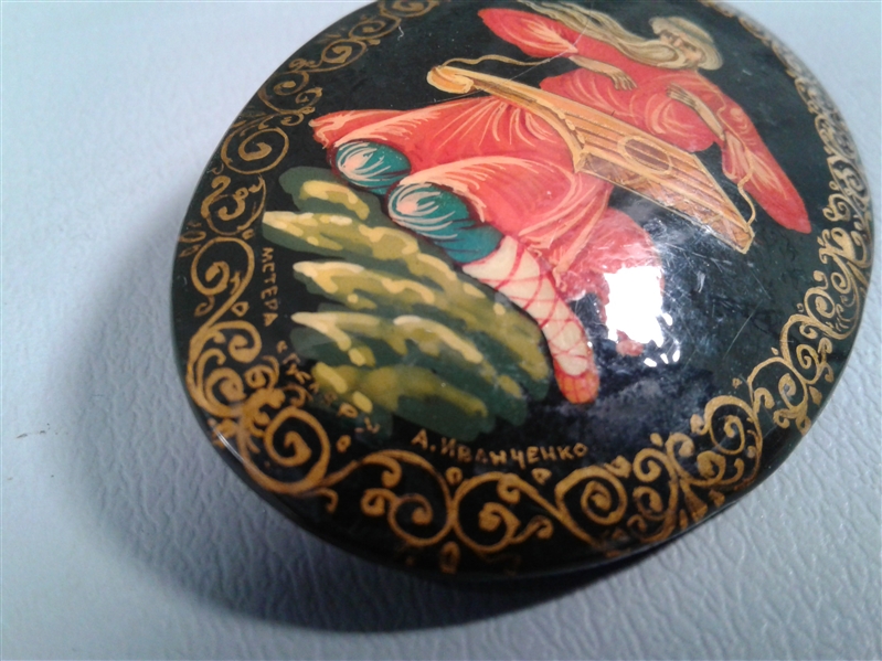 Vintage Russian Handpainted Black Lacquer Pin