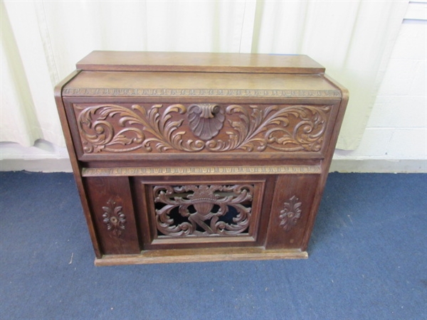 Vintage/Antique Cabinet