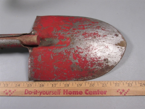 Vintage Black & Decker Hedge Trimmer and Mini Shovel