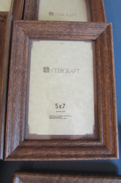 Wood Picture Frames in Various Sizes