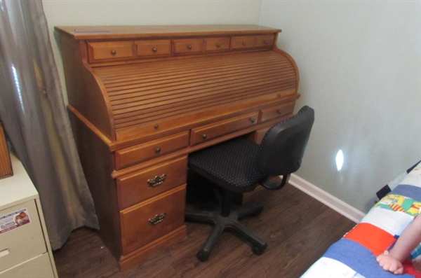 Vintage Wood Roll Top Desk W/Rolling Office Chair