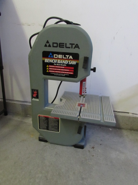 Lot Detail - Delta Bench Band Saw