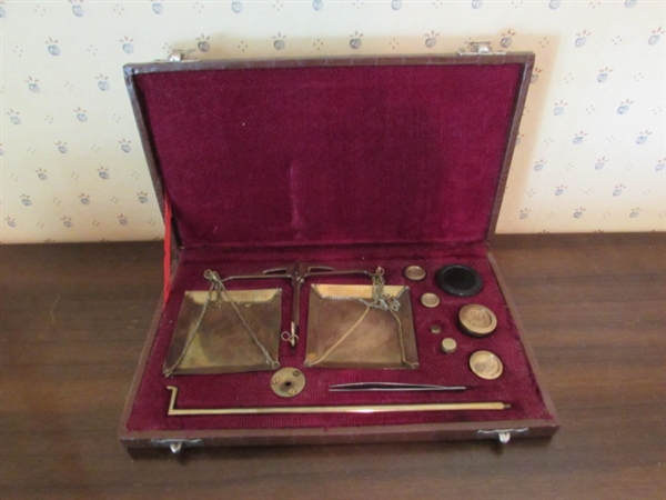 VINTAGE BRASS BALANCE SCALE IN CASE