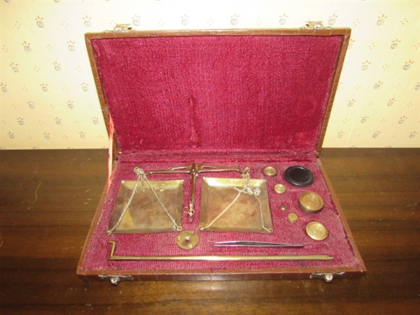 VINTAGE BRASS BALANCE SCALE IN CASE