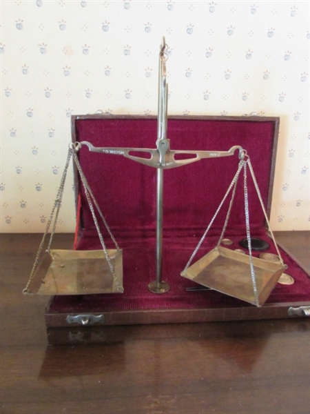 VINTAGE BRASS BALANCE SCALE IN CASE