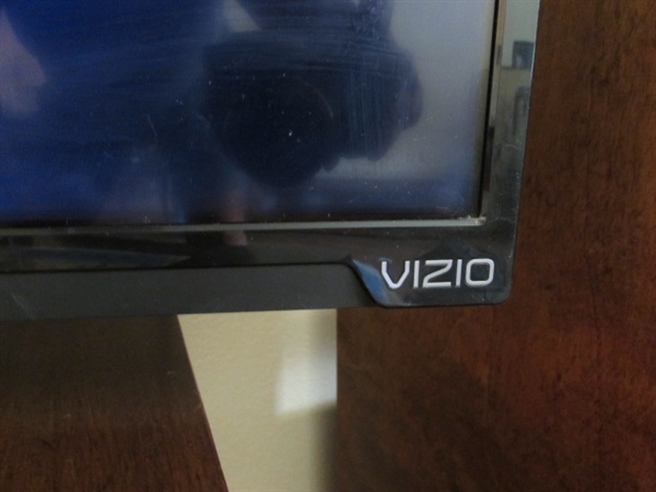 39 VIZIO FLAT SCREEN TV