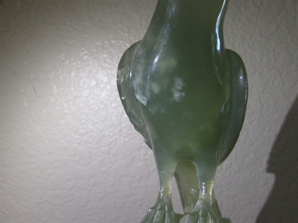 CARVED JADE BIRD STATUE