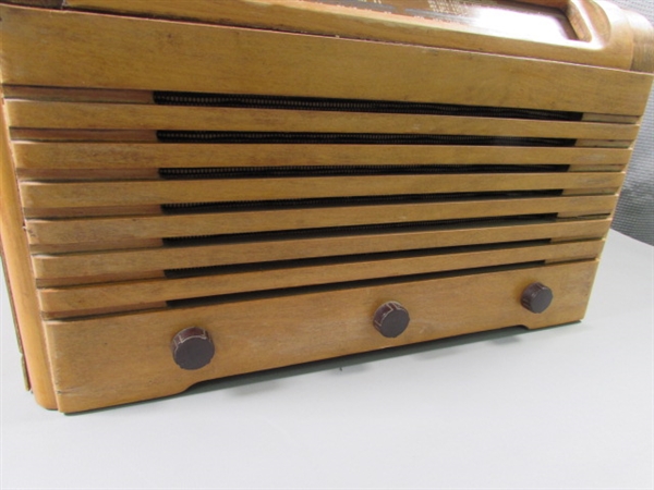 Vintage Packard-Bell Stationized Radio