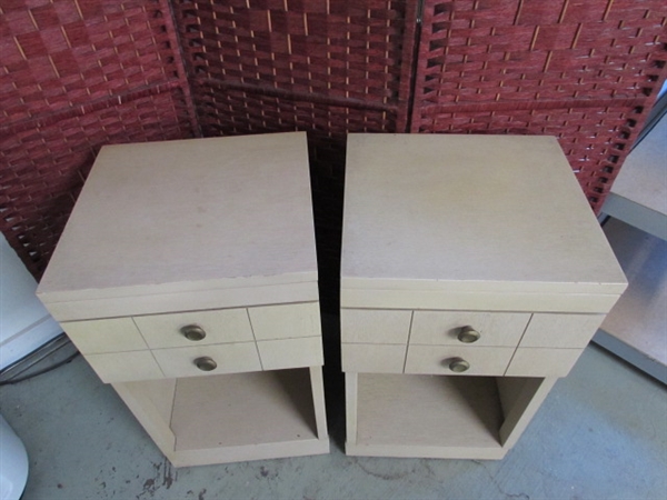 Pair of Vintage Nightstands with one Drawer