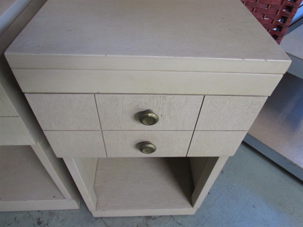 Pair of Vintage Nightstands with one Drawer