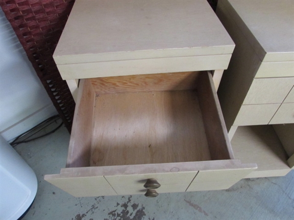 Pair of Vintage Nightstands with one Drawer