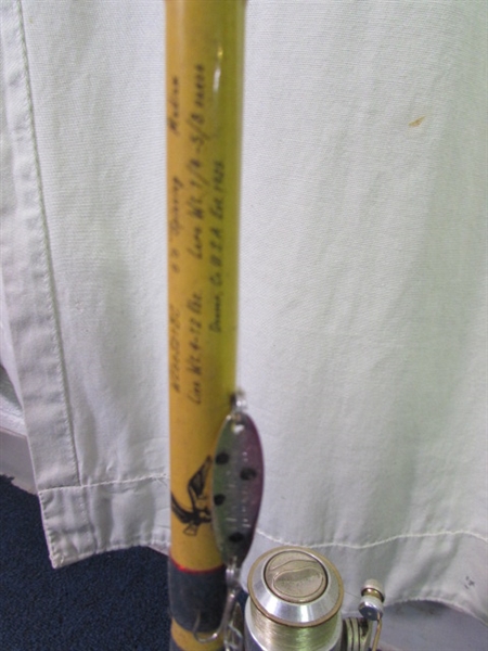 Fishing Rods Eagle Claw 6'6 & Shakespeare Contender 6'