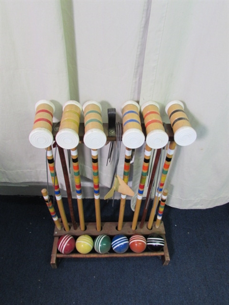 Croquet Set w/Stand.