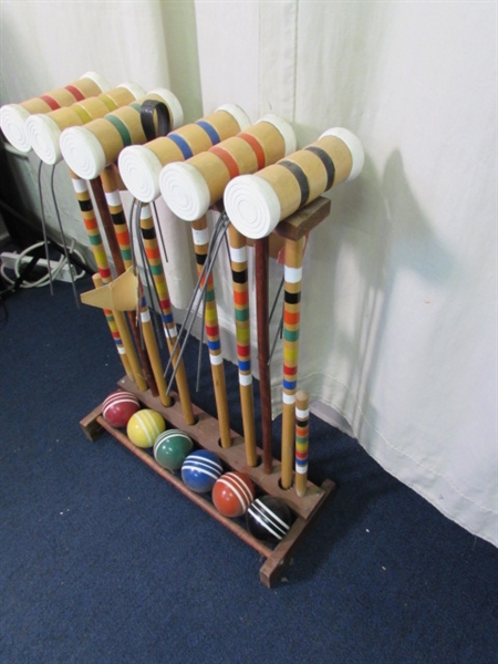 Croquet Set w/Stand.