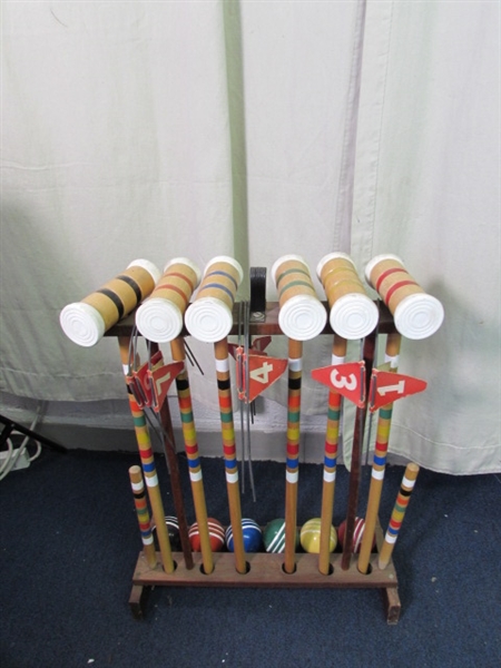 Croquet Set w/Stand.