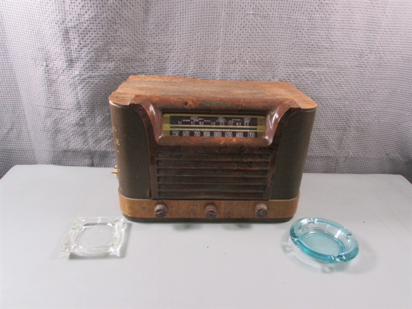 Vintage Philco Tube Radio