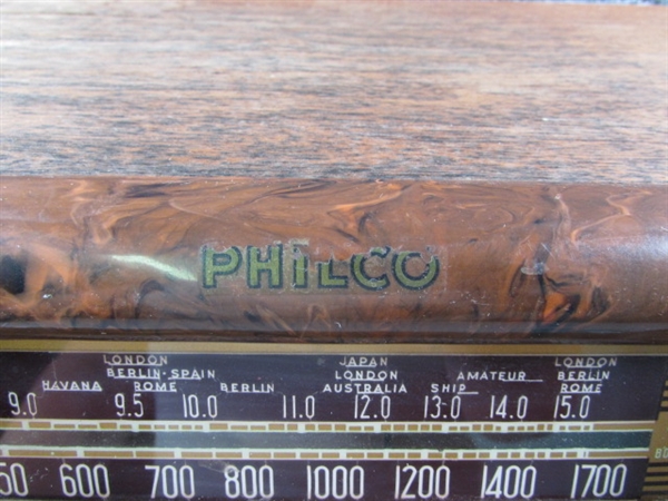 Vintage Philco Tube Radio