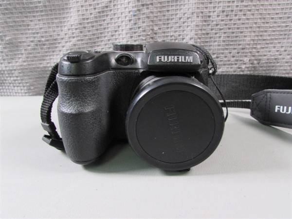 FujiFilm FinePix S1500 Digital Camera