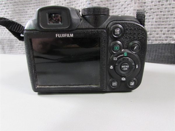 FujiFilm FinePix S1500 Digital Camera