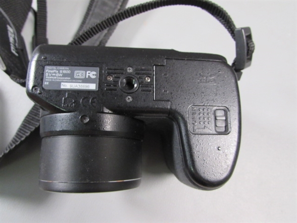 FujiFilm FinePix S1500 Digital Camera