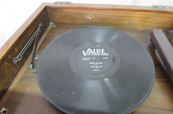 Vintage RCA Victor Radio Record Player