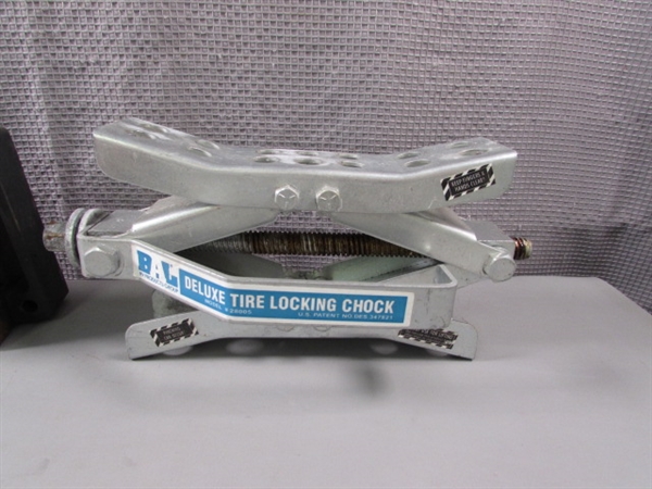 Tire Locking Chock and Rubber Wheel Chocks