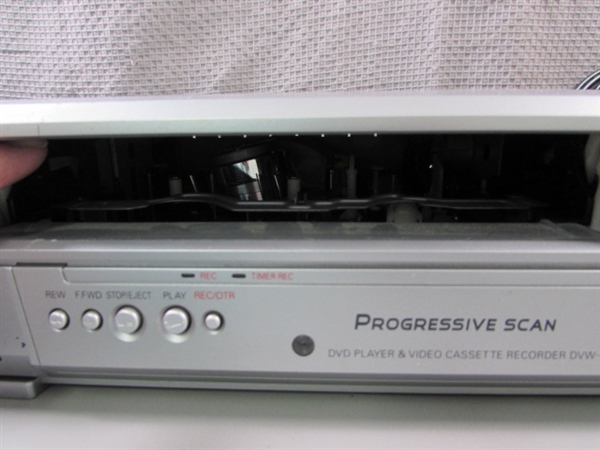 Sanyo DVD Player & Video Cassette Recorder DVW-7200