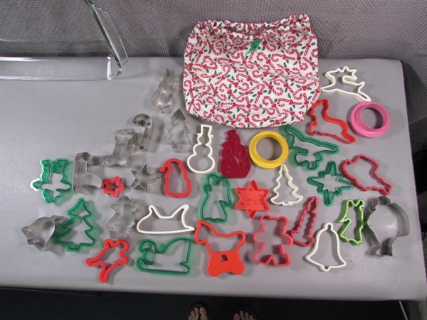 Pyrex Baking Dish and Cookie Cutters