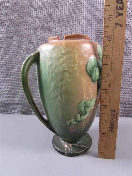 VTG Roseville Pottery Fuchsia Footed Vase