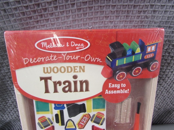 NEW-Melissa & Doug Decorate-Your Own Train