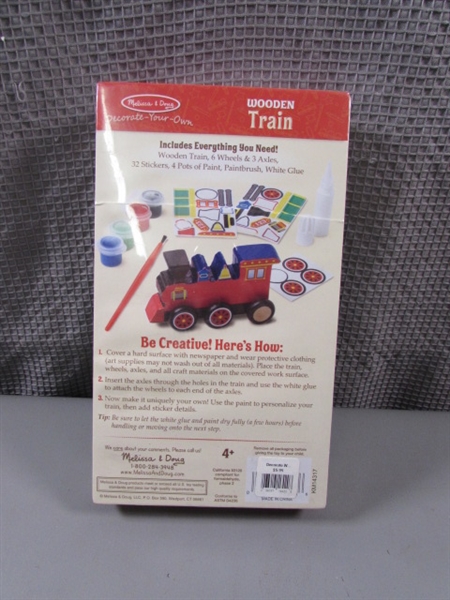 NEW-Melissa & Doug Decorate-Your Own Train
