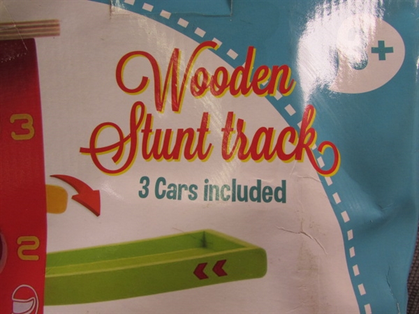New- Vilac- Wooden Stunt Track