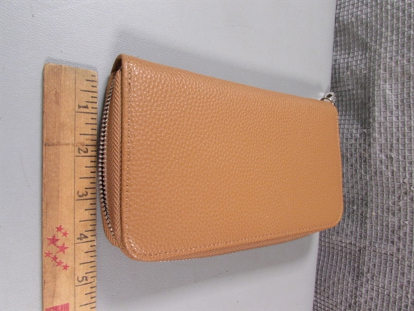 JEWELL BY THIRTY-ONE WALLET