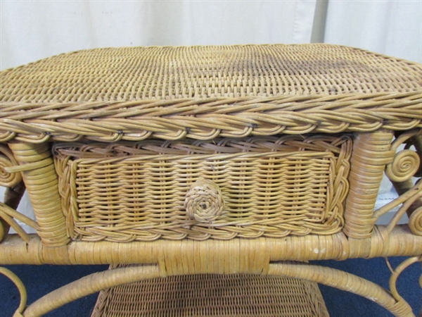 WICKER TABLE WITH DRAWER