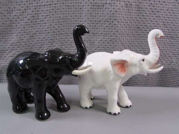 PAIR OF BLACK & WHITE ELEPHANTS