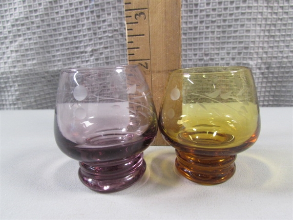 5 VINTAGE COLORED GLASS SHOT GLASSES