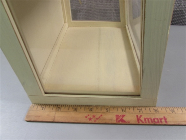 SMALL DISPLAY CABINET