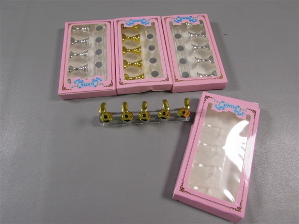 4 SETS - MAGNETIC ACRYLIC NAIL PRACTICE STANDS