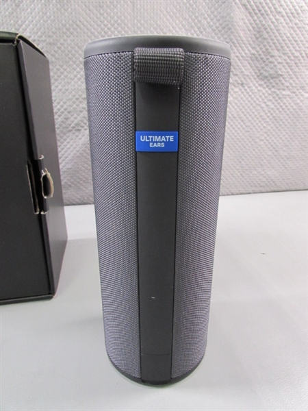 ULTIMATE EARS MEGABOOM 3 PORTABLE SPEAKER