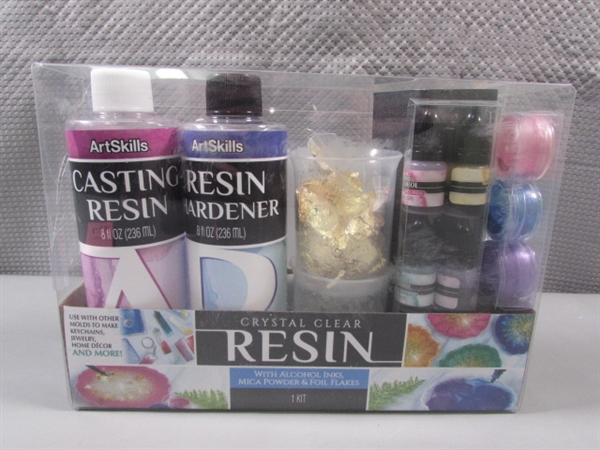 NEW - CRYSTAL CLEAR RESIN KIT