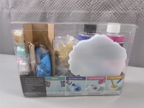 NEW - CRYSTAL CLEAR RESIN KIT